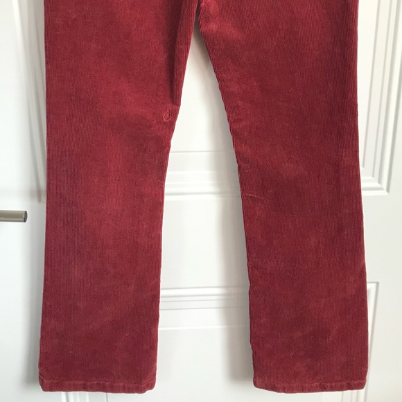 VOLCOM Women’s 25 Rust Crimson Corduroy Stoned Bootleg Boot Cut Pants in EUC - Picture 12 of 16
